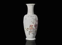 Three various Chinese "Lotus" dishes and a baluster vase, 18th to 20th century 蓮花盤三隻與棒槌瓶一組 十八至二十世紀