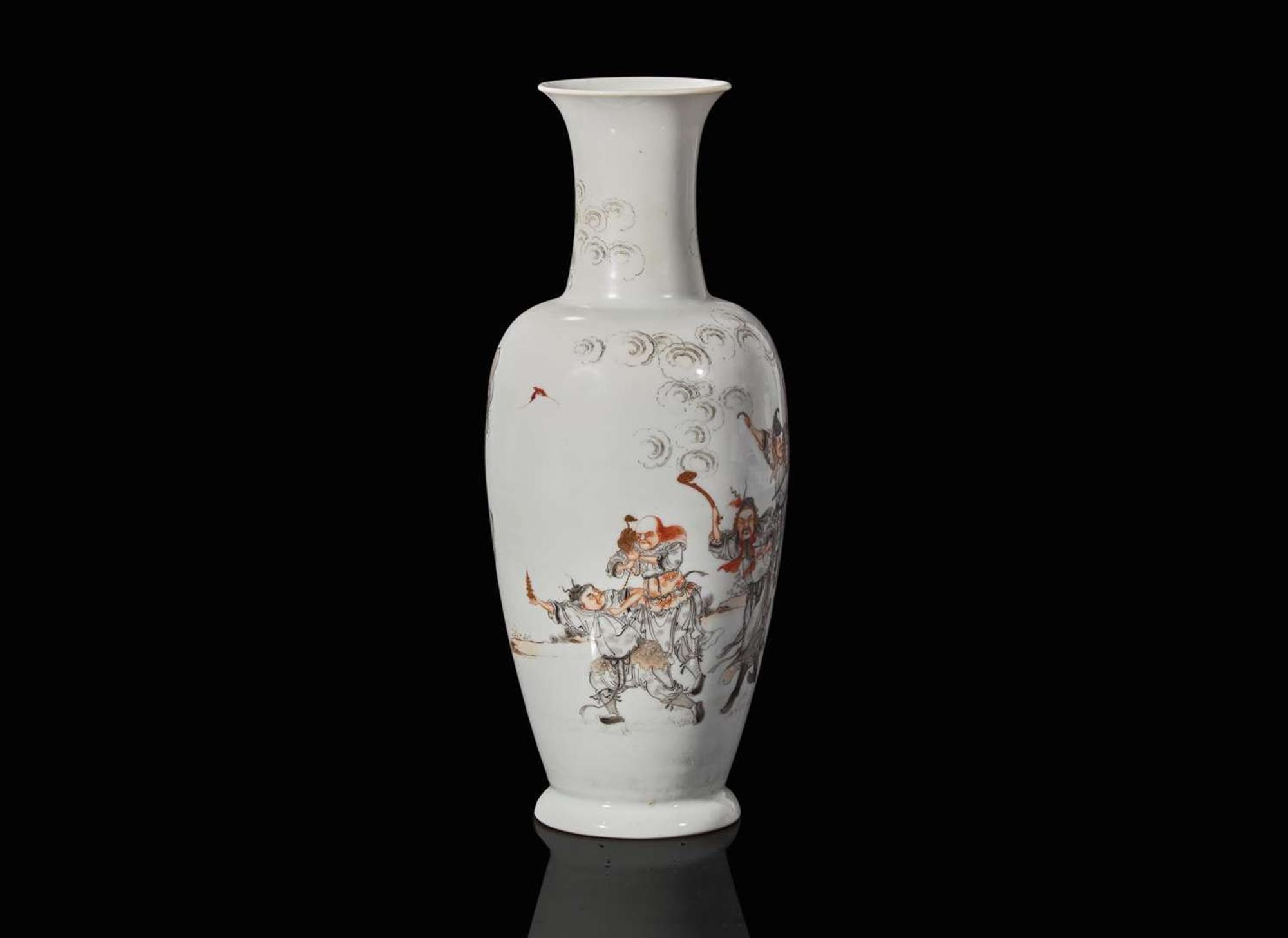 Three various Chinese "Lotus" dishes and a baluster vase, 18th to 20th century 蓮花盤三隻與棒槌瓶一組 十八至二十世紀