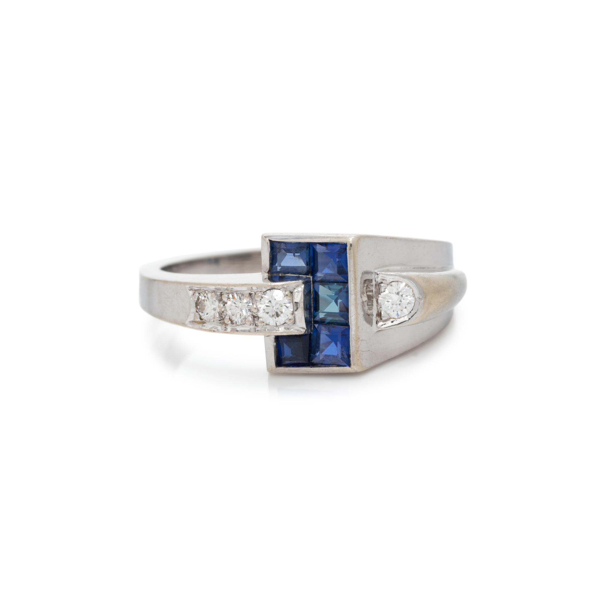 SAPPHIRE AND DIAMOND RING