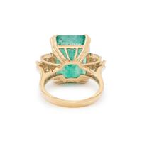 COLOMBIAN EMERALD AND DIAMOND RING