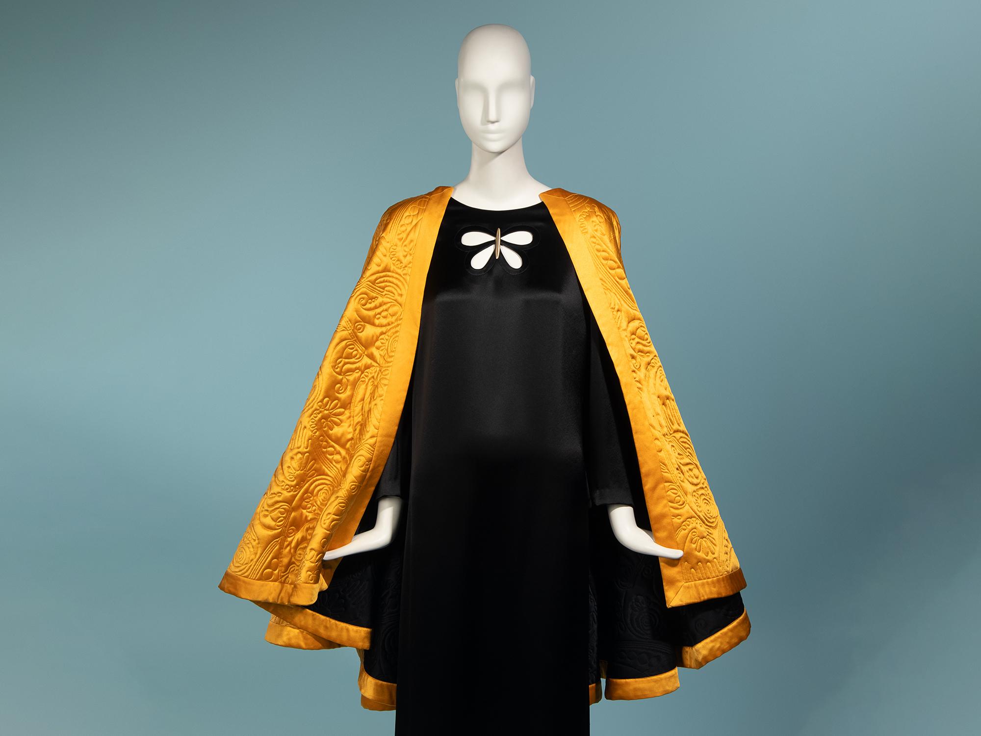Center Stage: The Laura Pels Collection | Act III: Luxury Handbags and Couture
