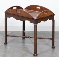 A Georgian Style Butler's Tray Table Height 20 3/4 x width 34 3/4 x depth 26 inches. — EARLY 20TH CENTURY