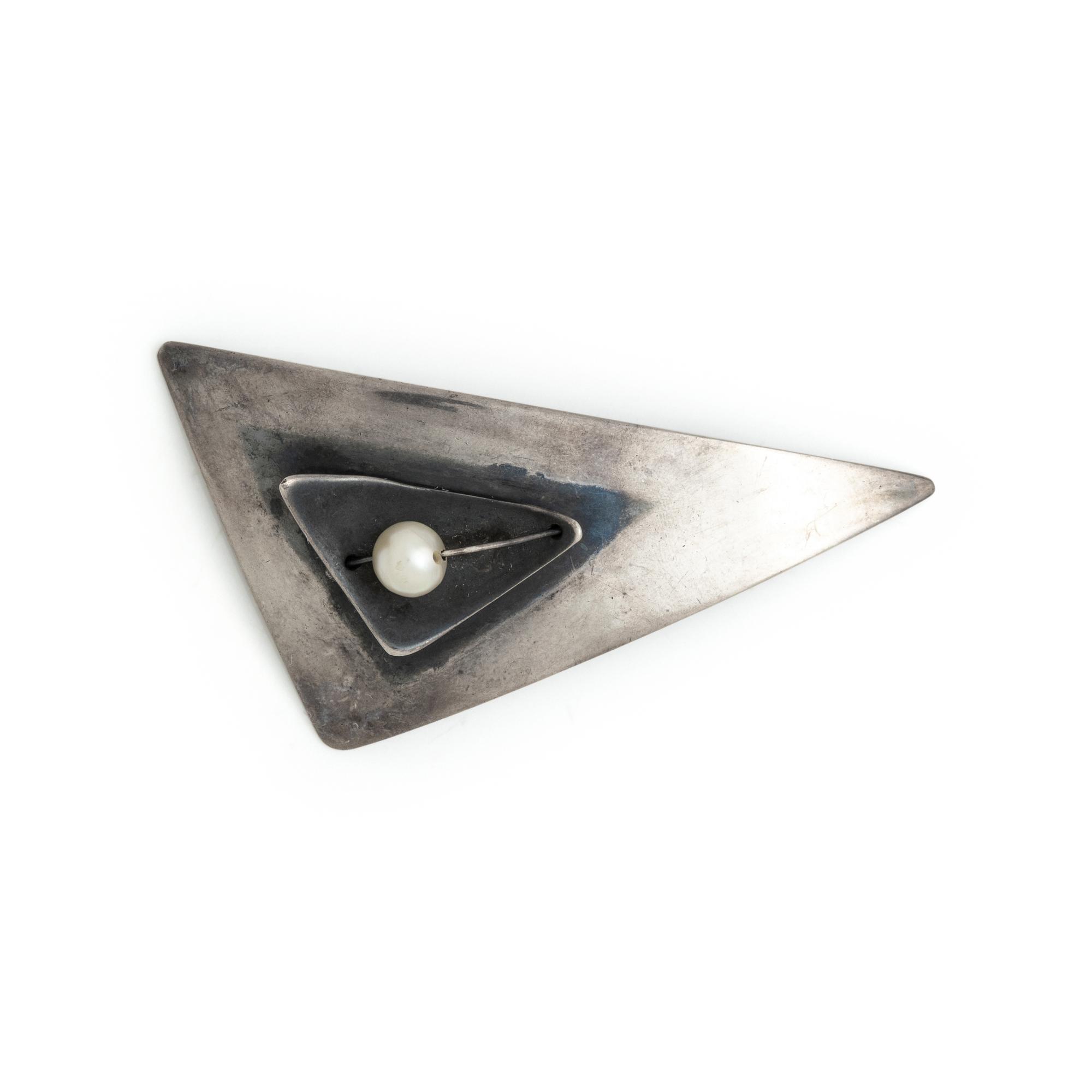 SAM KRAMER, MODERNIST, STERLING SILVER AND CULTURED PEARL BROOCH