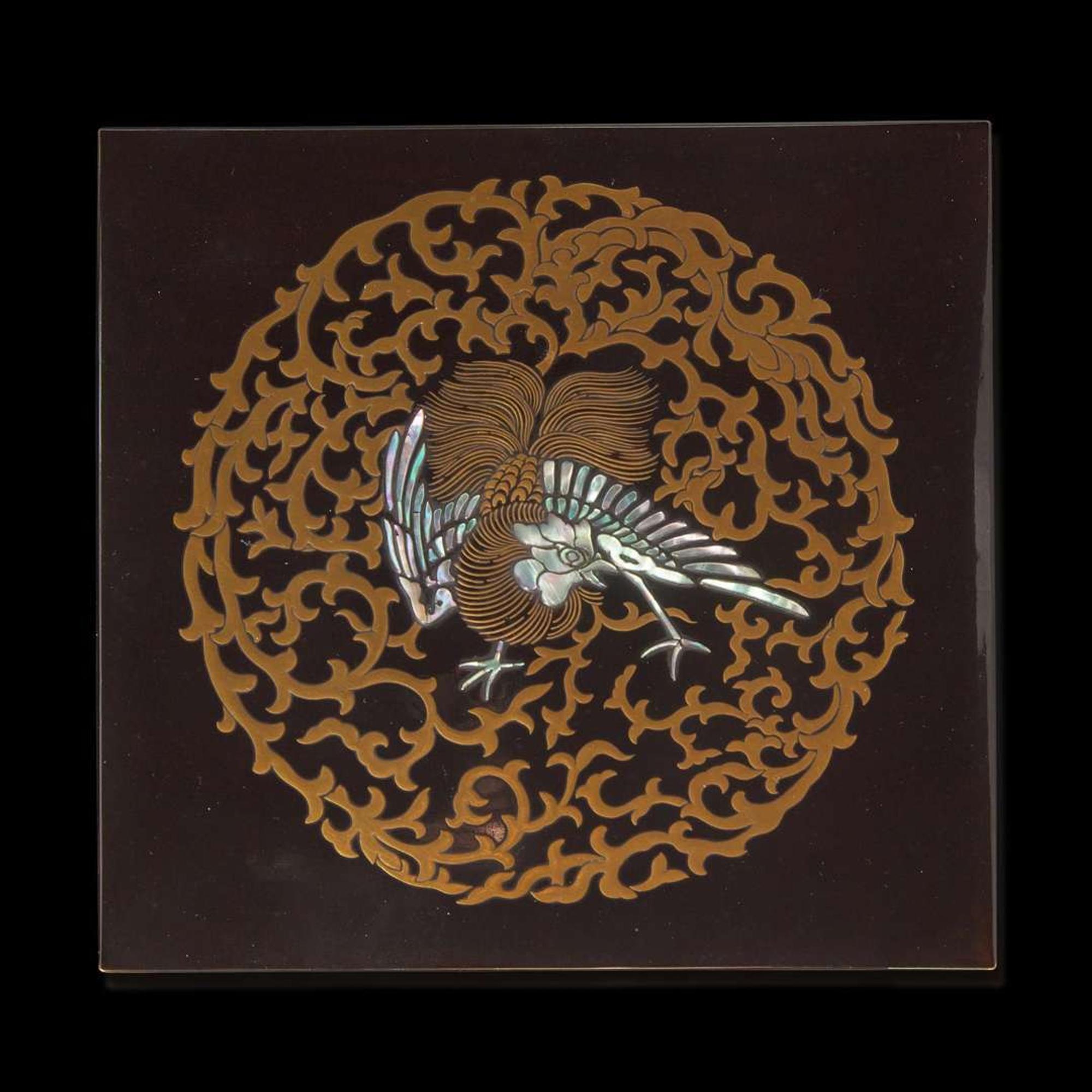 A three-tier Japanese lacquer box, signed Koma Bunsai 日本三层漆盒 20th century ????