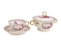 A Haviland Limoges Porcelain Dinner Service