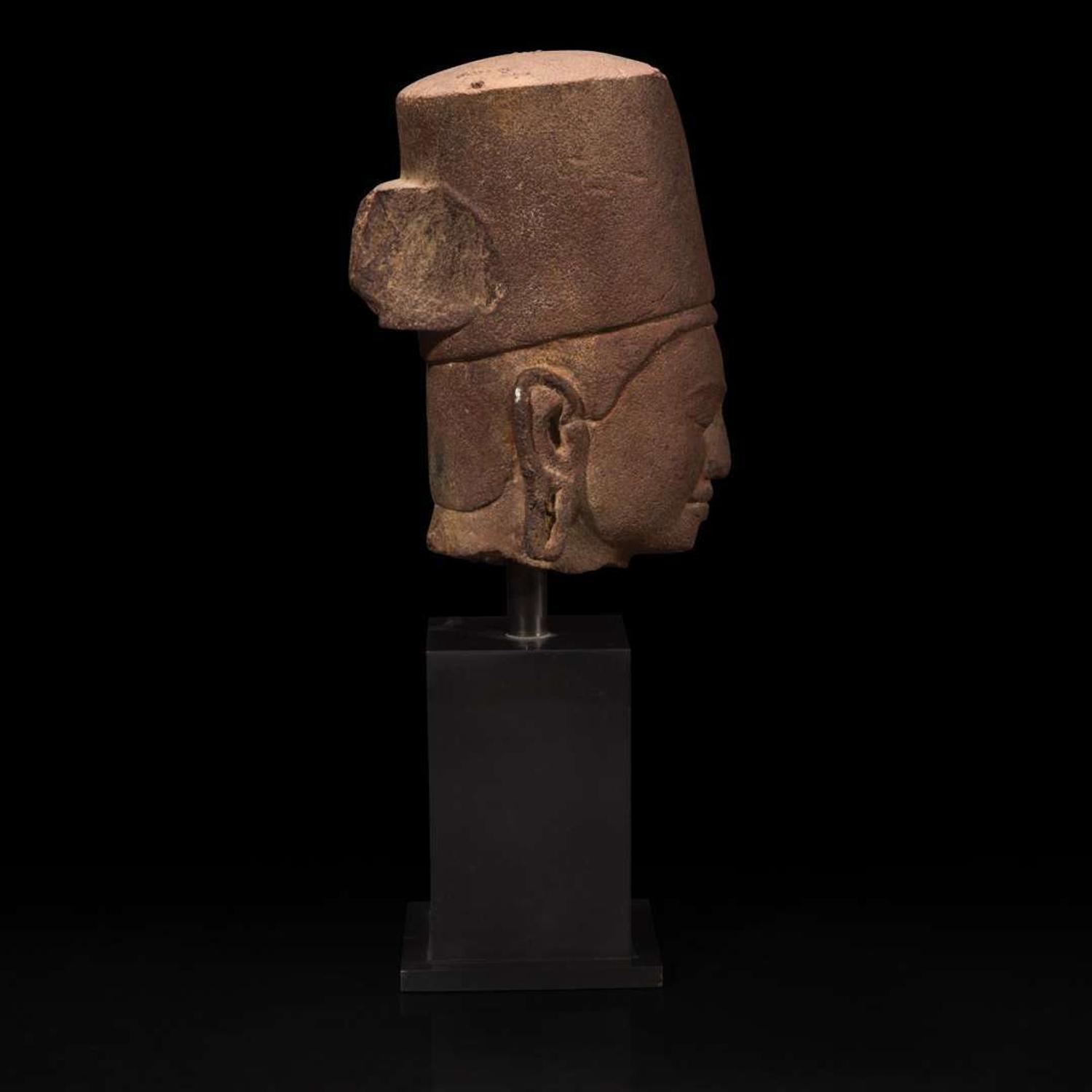 A carved red sandstone head of Vishnu in Khmer style 高棉风格红砂岩吡湿奴头像