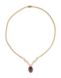 YELLOW GOLD, OPAL AND DIAMOND NECKLACE