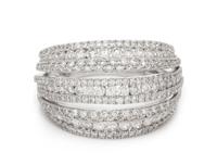 An 18 Karat White Gold and Diamond Ring, 6.30 dwts.
