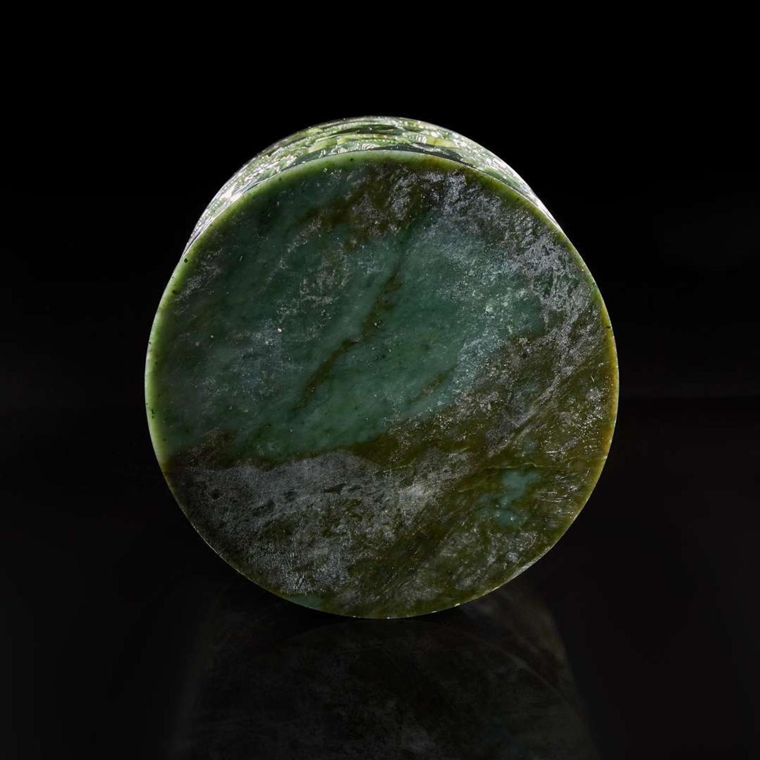 A large Chinese carved spinach jade brush pot 菠菜綠玉大筆筒