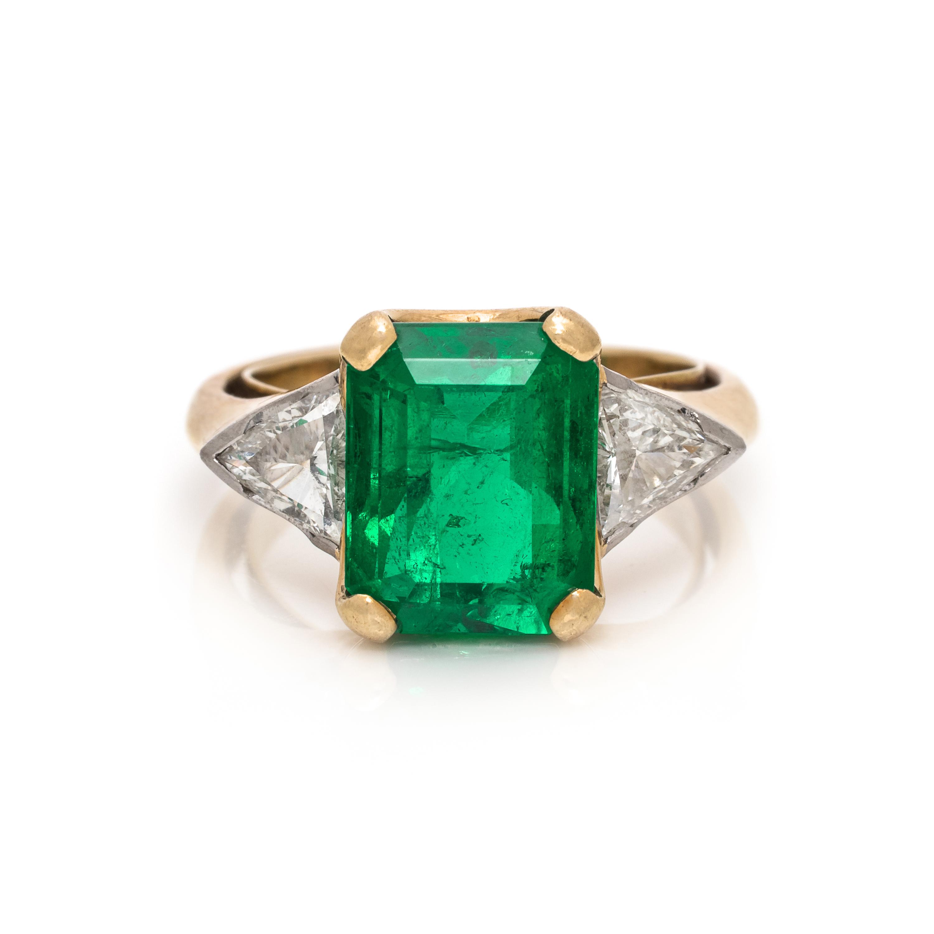 H. STERN, COLOMBIAN EMERALD AND DIAMOND RING