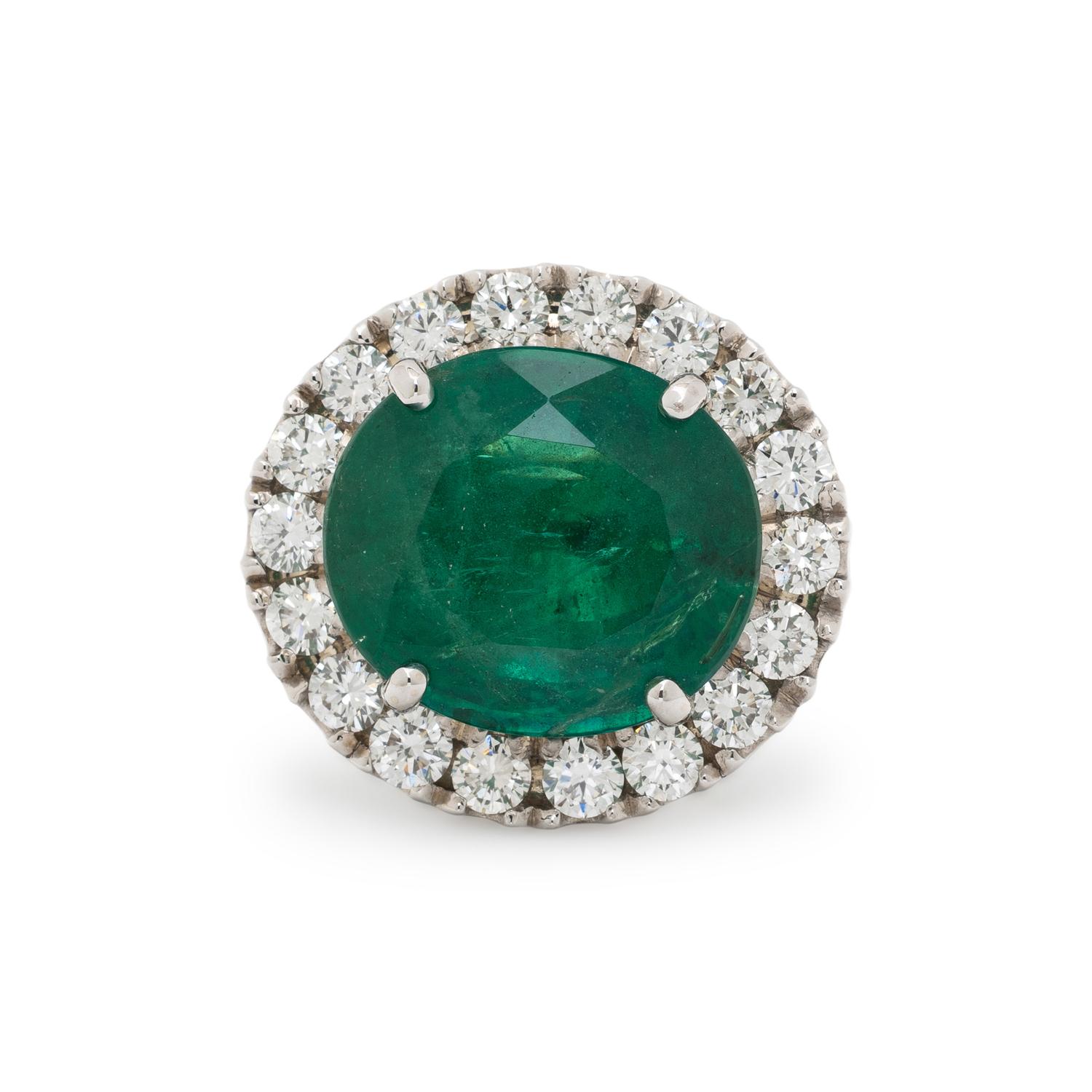 EMERALD AND DIAMOND RING