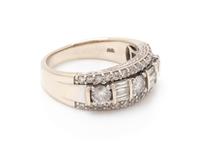 DIAMOND RING