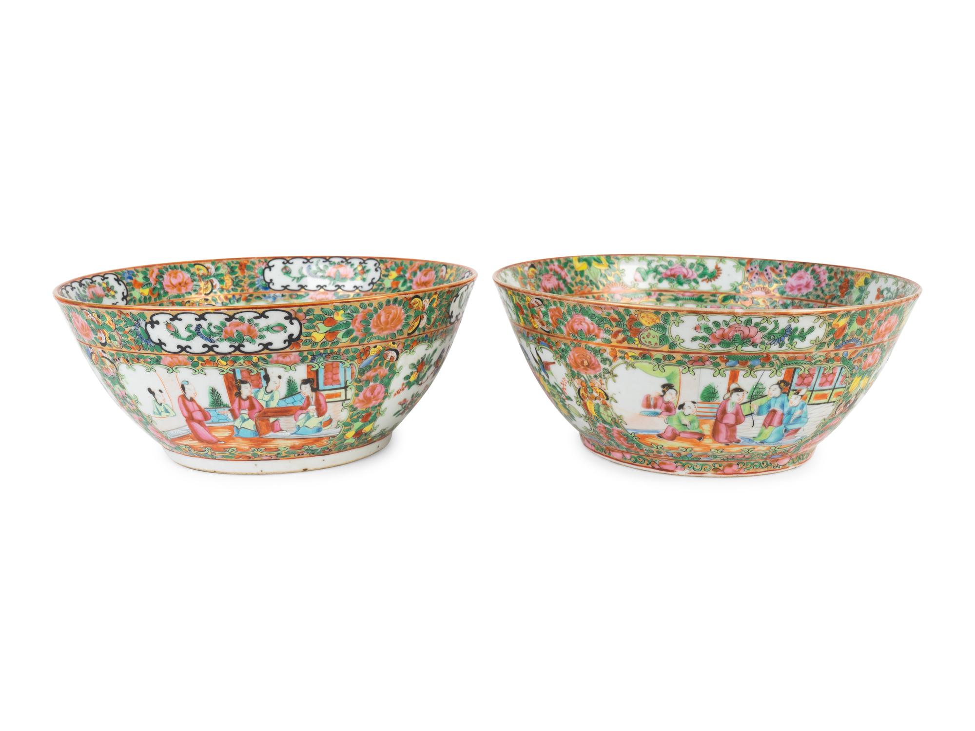 A Pair of Chinese Export Gold Medallion Bowls — 19TH CENTURY