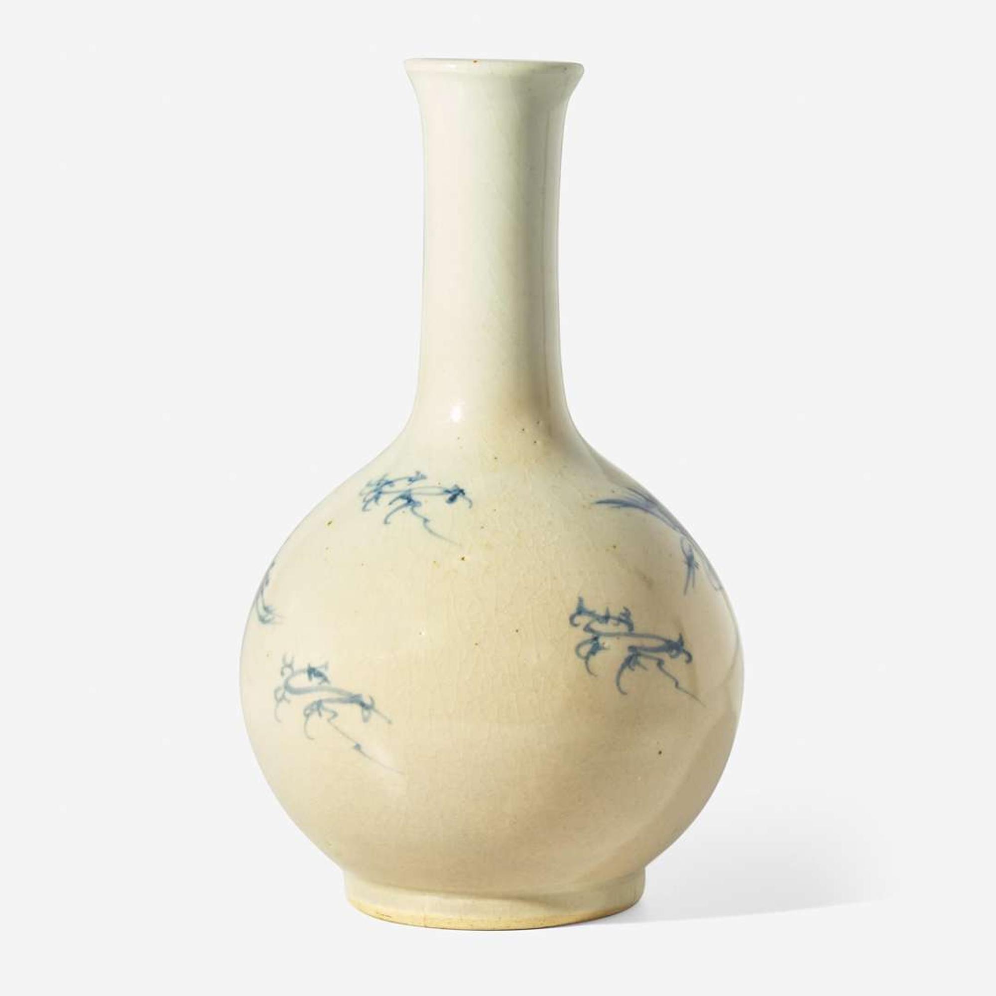 A Korean blue and white "Cranes" bottle vase 韓國青花“鶴”瓶