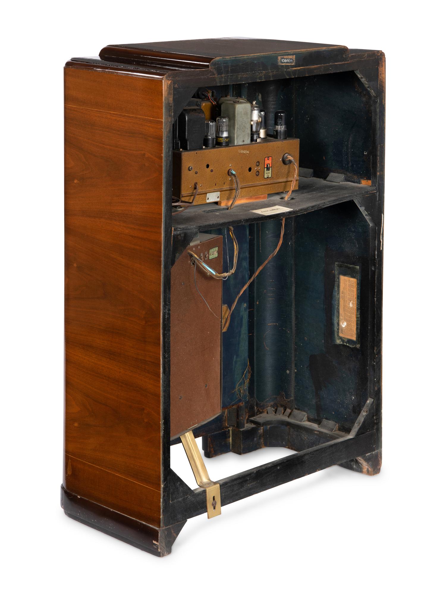 An Art Deco 'Zenith' Radio