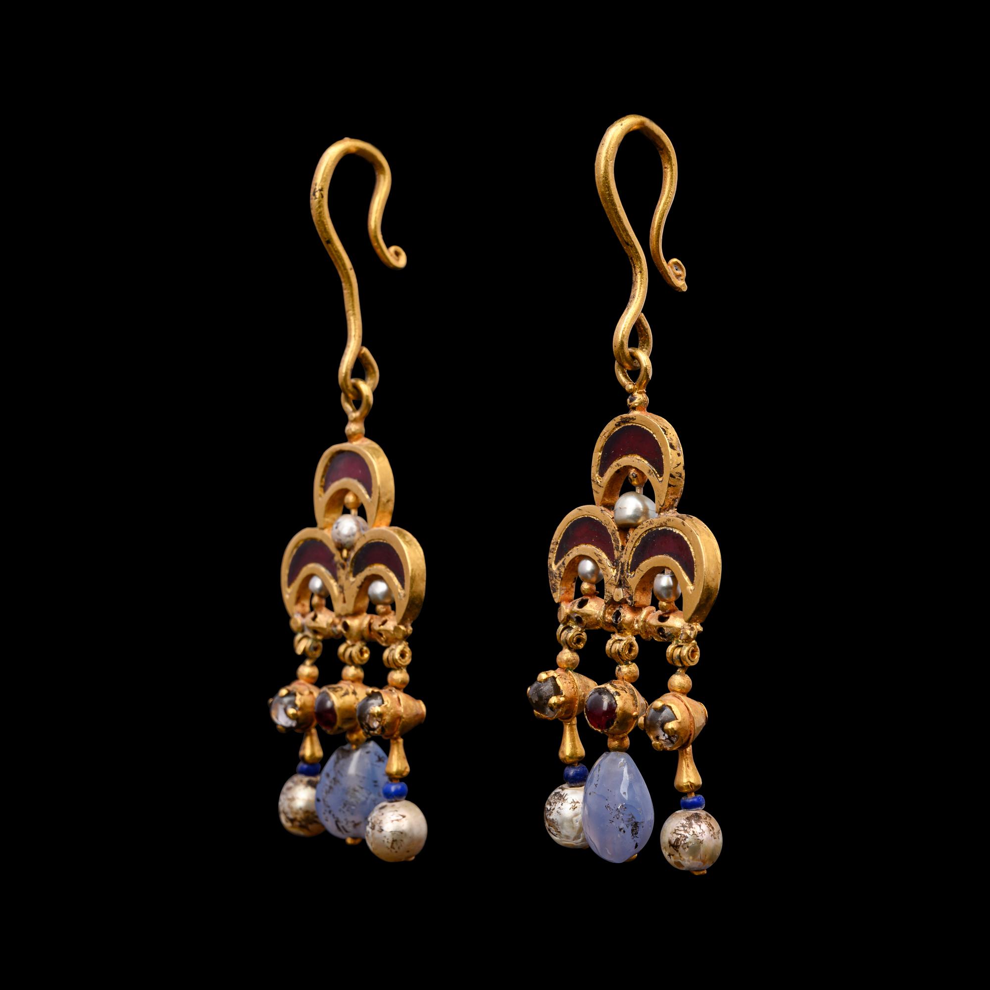 A Pair of Byzantine Gold Earrings with Garnet, Pearl and Chalcedony Elements