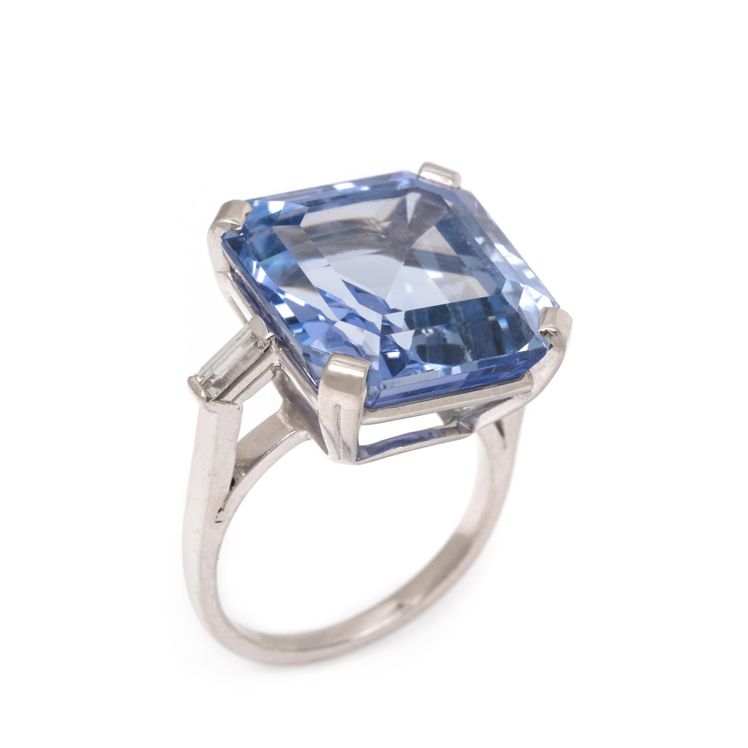 AN IMPRESSIVE UNHEATED CEYLON SAPPHIRE AND DIAMOND RING