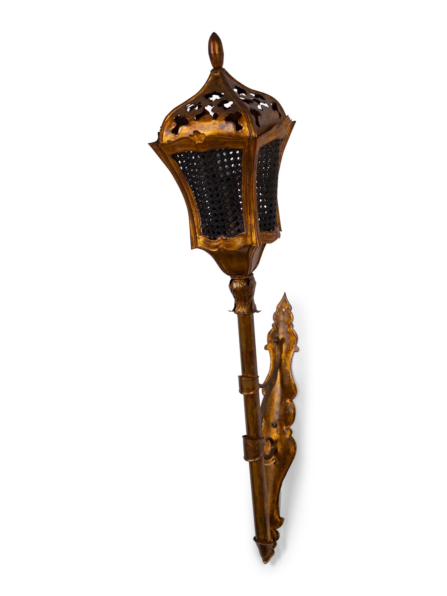 A Venetian Style Gilt Metal Wall Mounted Lantern — 20TH CENTURY