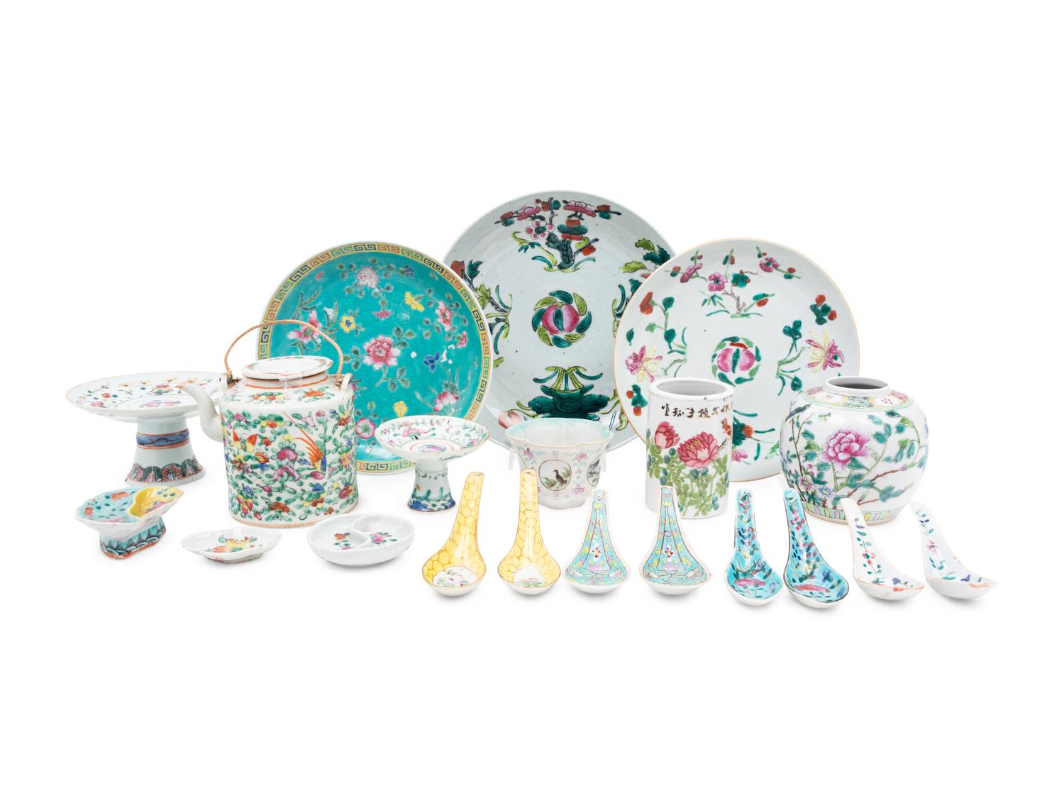 A Collection of 55 Chinese Famille Rose Porcelain Dining Wares