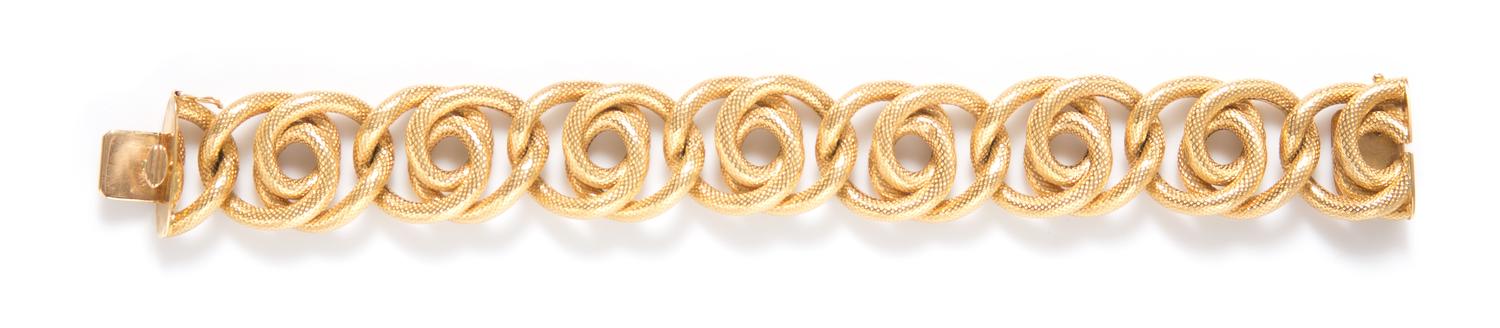 An 18 Karat Yellow Gold Textured Link Bracelet, Italian, 41.30 dwts.