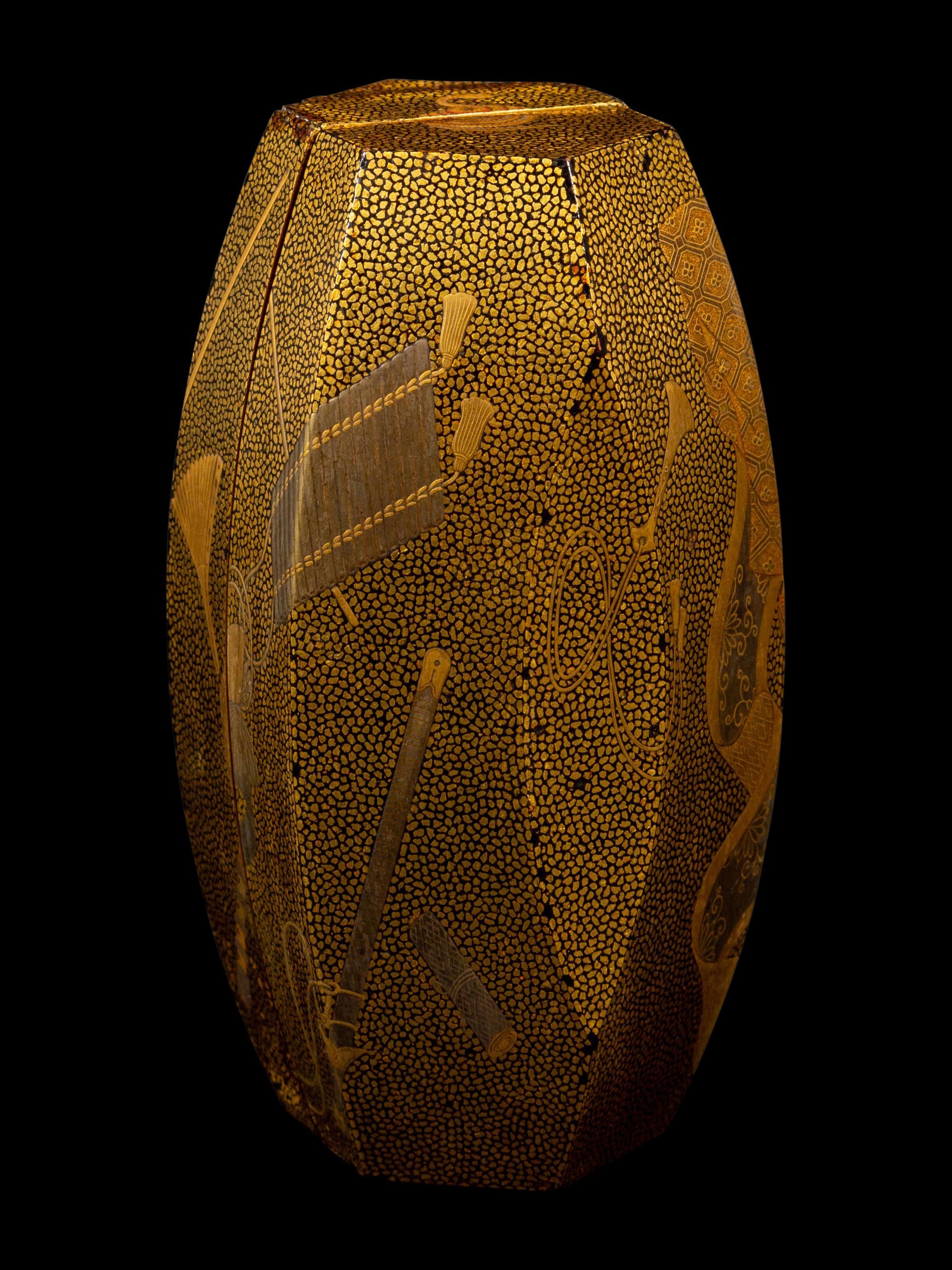 A Japanese Gold Lacquer Drum-Form Covered Box, Kobako