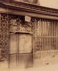 A group of three photographs ( Grille du Cabaret, 34 quai de l'Hôtel de Ville , 1900; Grille, rue de Turenne , 1922; Balcon, [15] rue du Petit Pont , 1913)