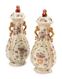 A Pair of Chinese Export Porcelain Covered Vases — EARLY 20TH CENTURY