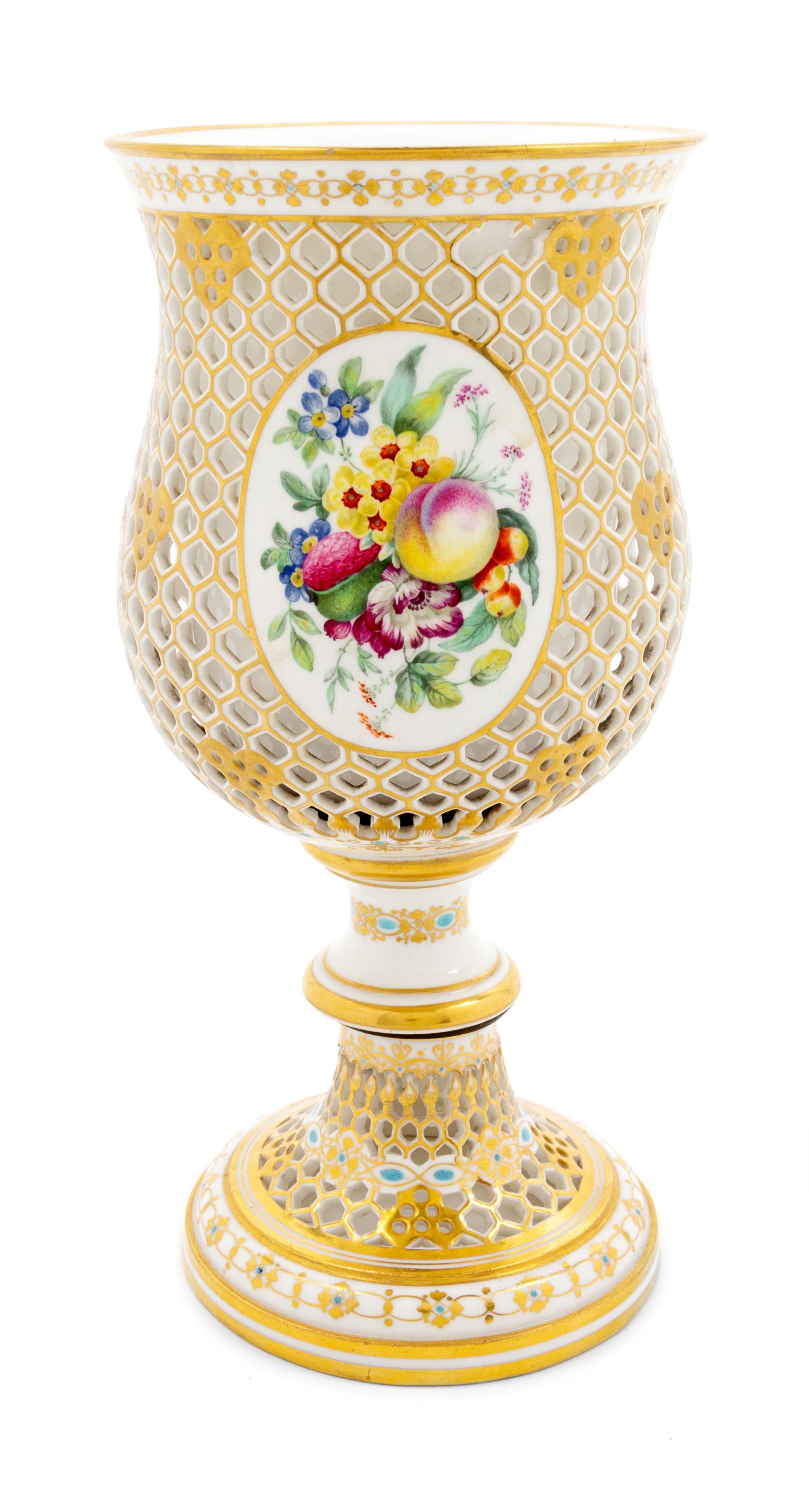 A Worcester Reticulated Porcelain Vase