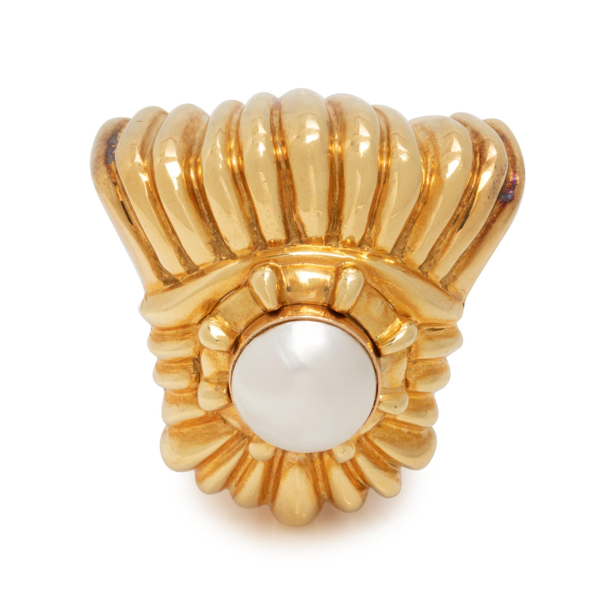 YELLOW GOLD AND PEARL SET