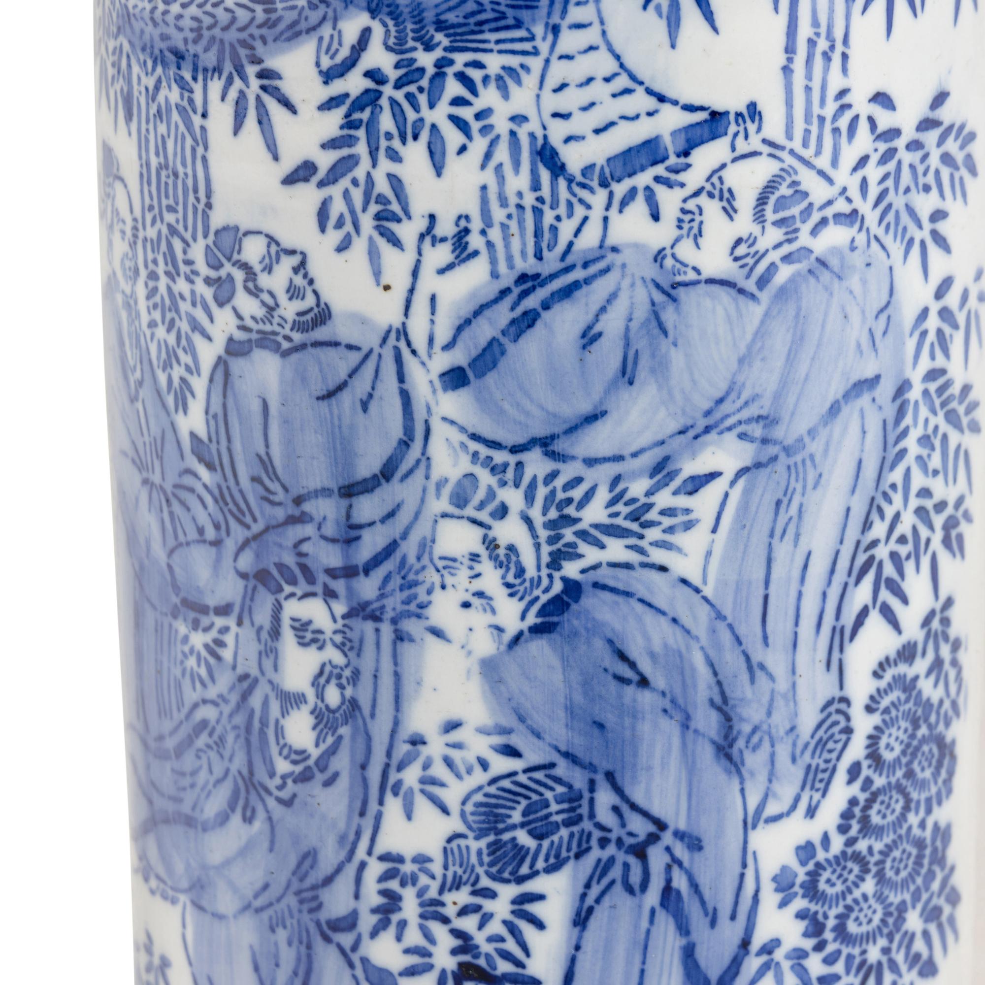 A Chinese Blue and White Porcelain Umbrella Stand