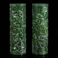 A pair of Chinese spinach jade cylinder censers and covers with wood stand 翠玉熏香炉一对及木底座 Late 19th/ early 20th century ???????????