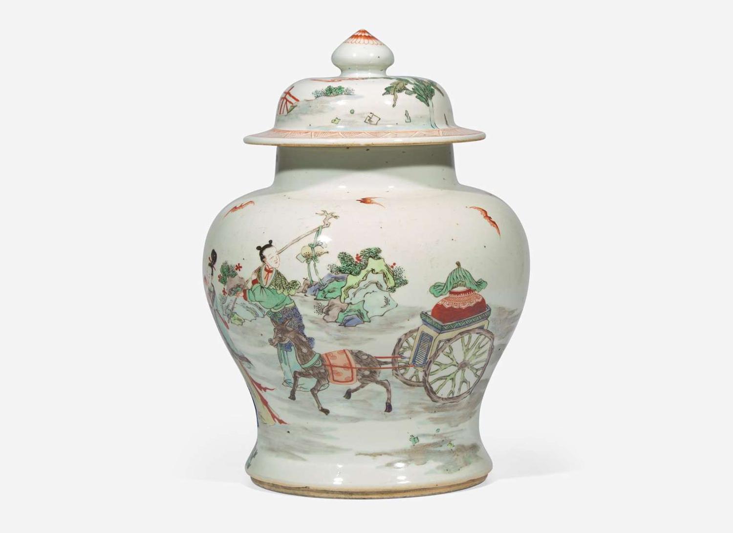 A Chinese famille verte-decorated jar and cover 硬彩蓋罐