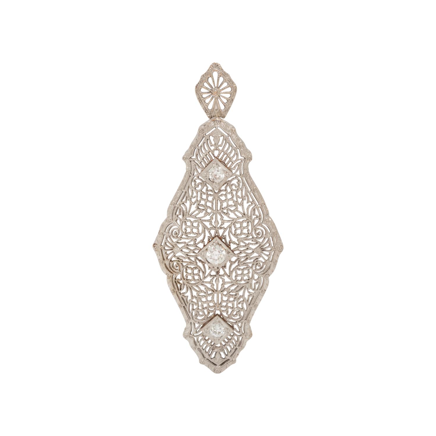 PLATINUM AND DIAMOND PENDANT/BROOCH