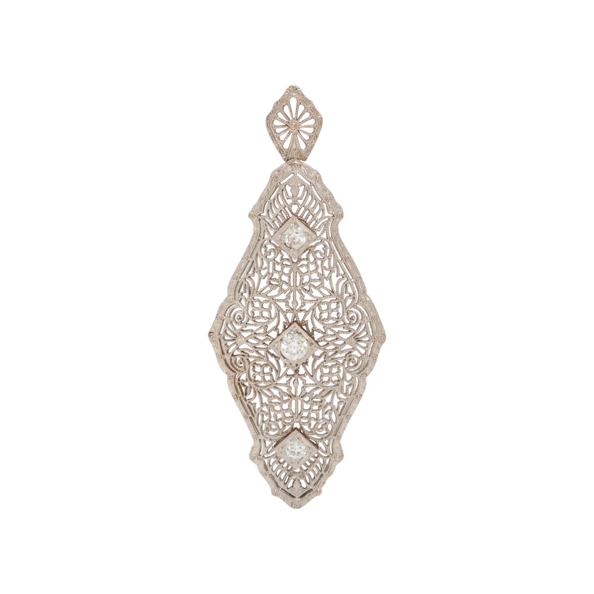 PLATINUM AND DIAMOND PENDANT/BROOCH