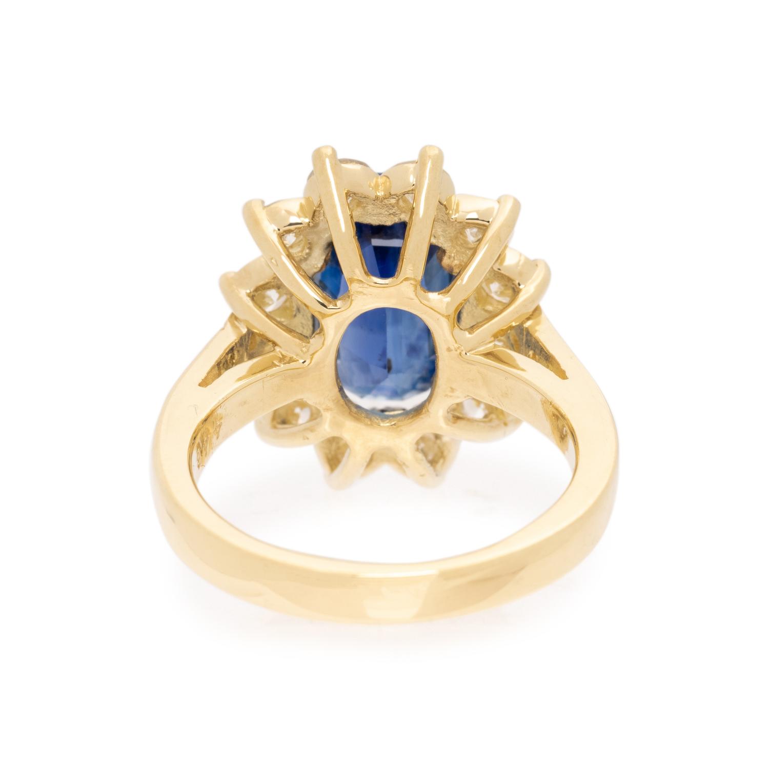SAPPHIRE AND DIAMOND RING