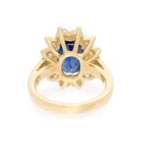 SAPPHIRE AND DIAMOND RING