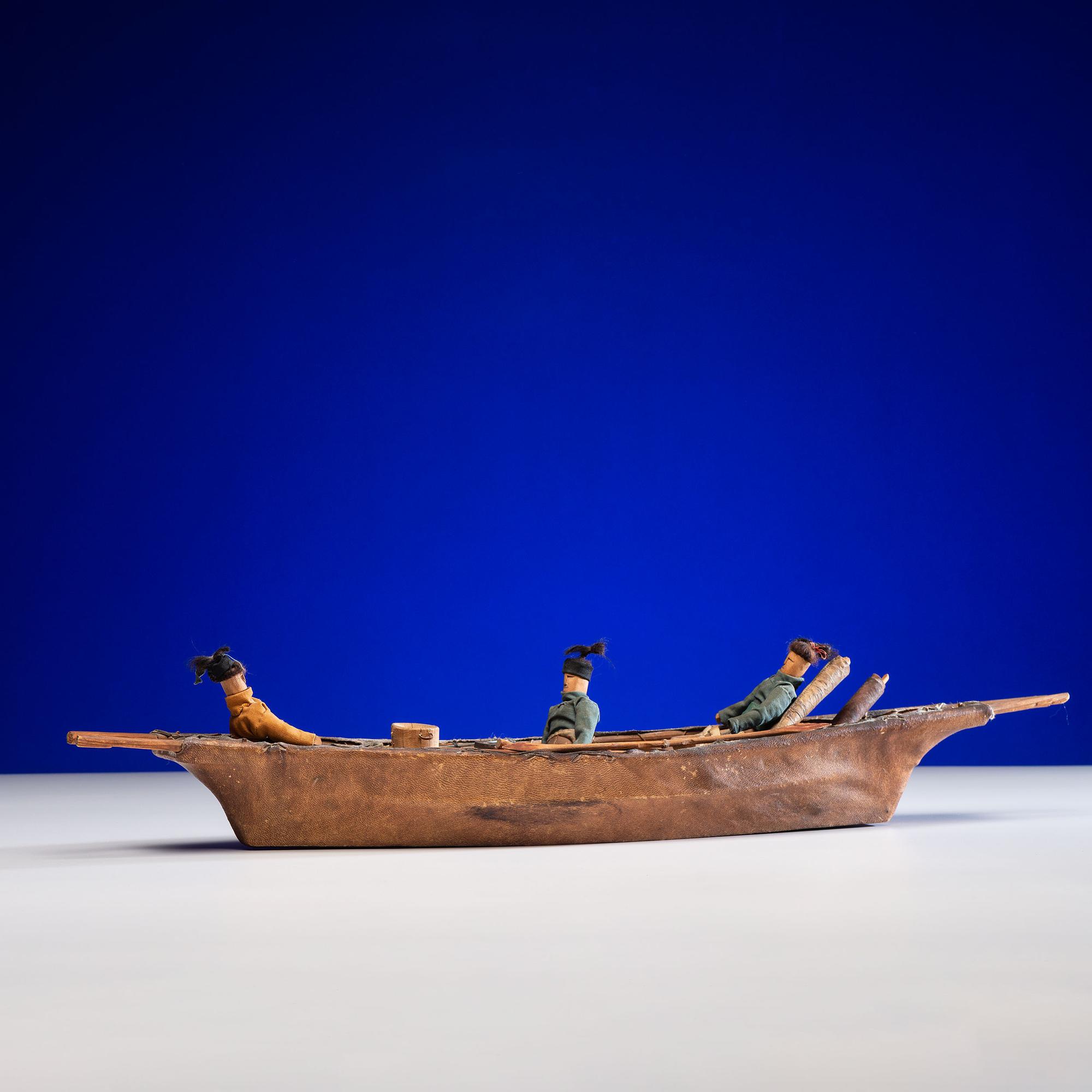 Greenlandic Inuit Umiak with Rowers
