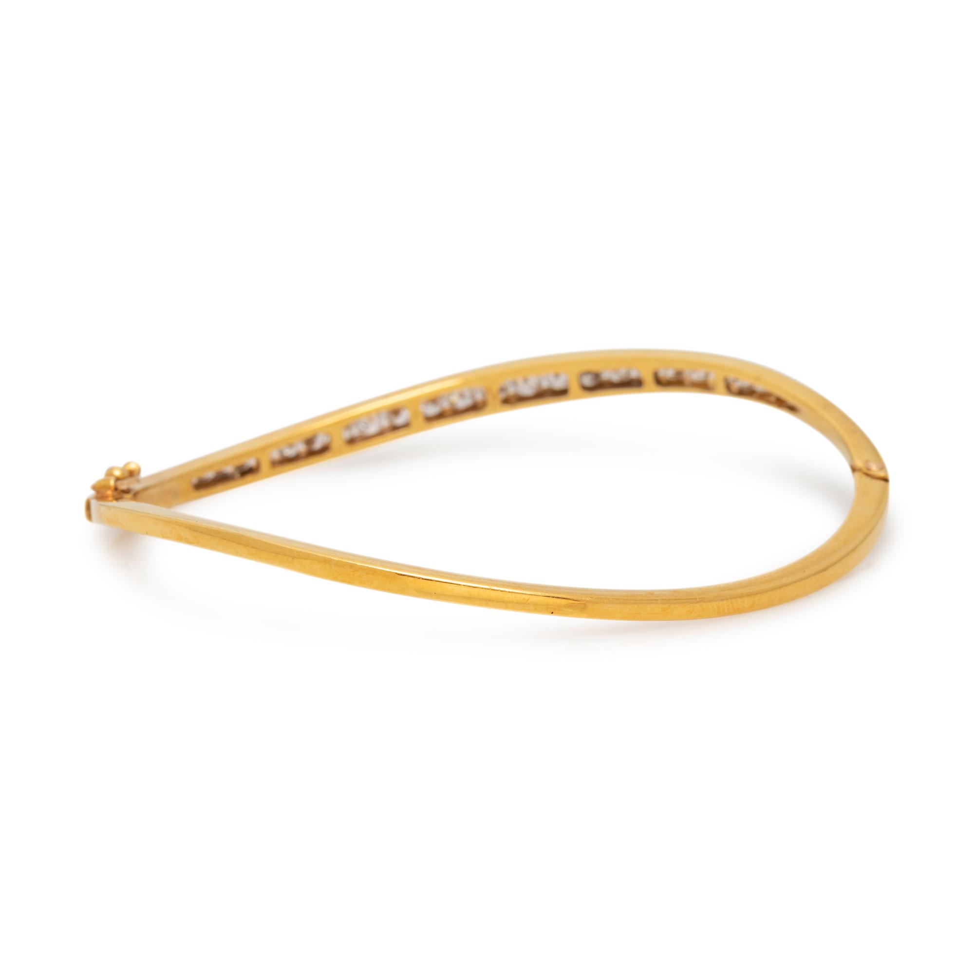 YELLOW GOLD AND DIAMOND BANGLE BRACELET