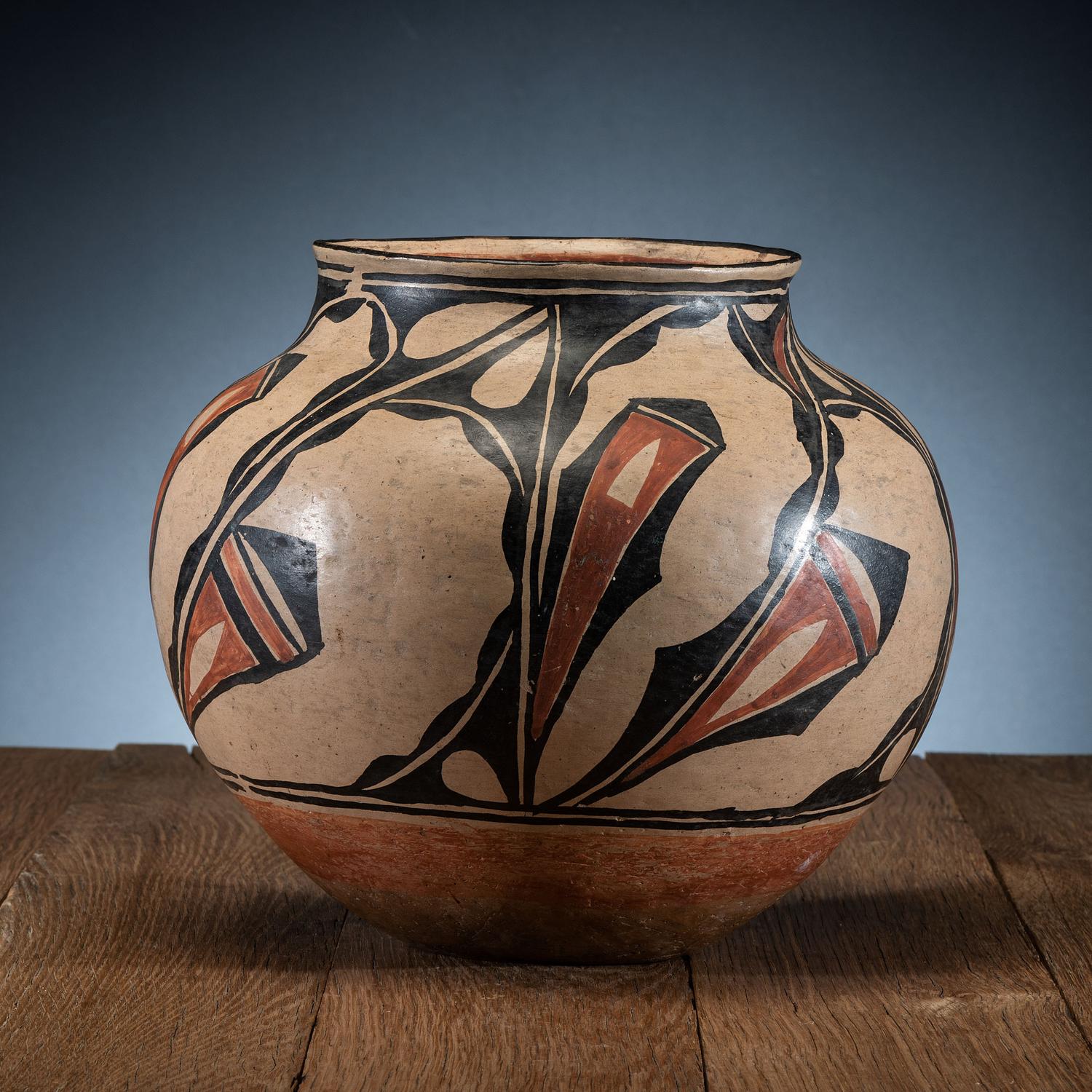 Kewa / Cochiti Pottery Jar