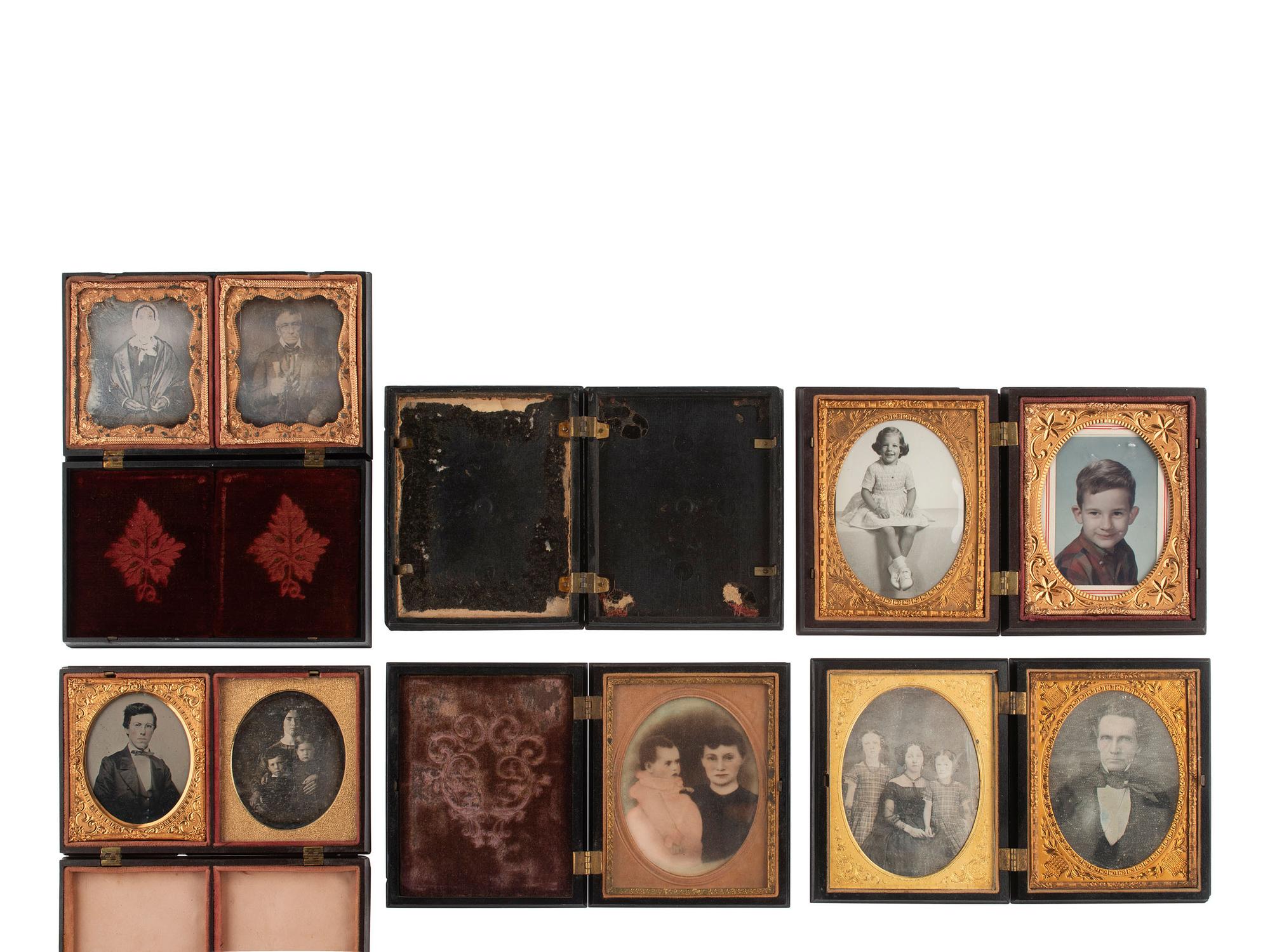 [EARLY PHOTOGRAPHY]. 23 assorted figural Union cases.