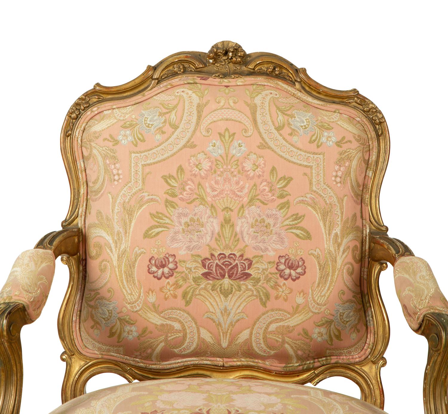 A Louis XV Style Giltwood Sofa and Pair of Fauteuils — EARLY 20TH CENTURY