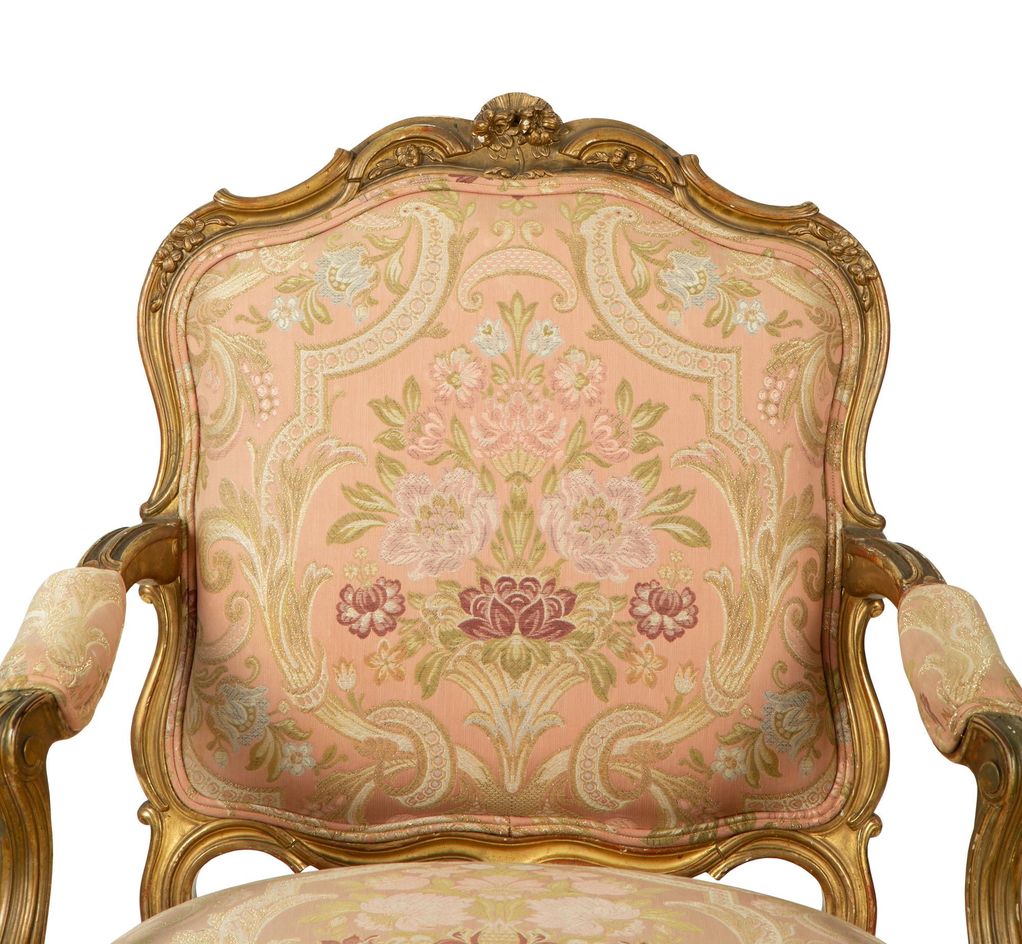 A Louis XV Style Giltwood Sofa and Pair of Fauteuils — EARLY 20TH CENTURY