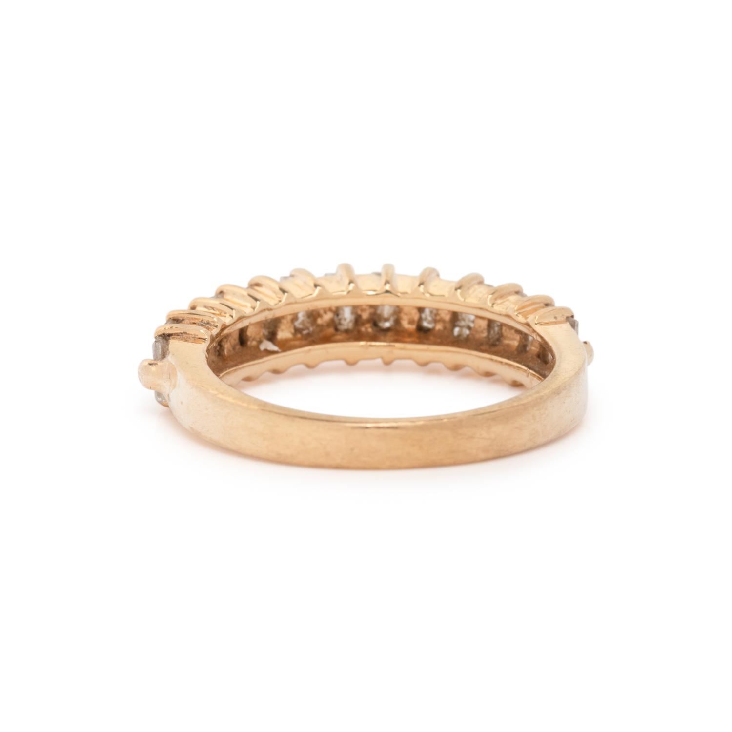 YELLOW GOLD AND DIAMOND RING