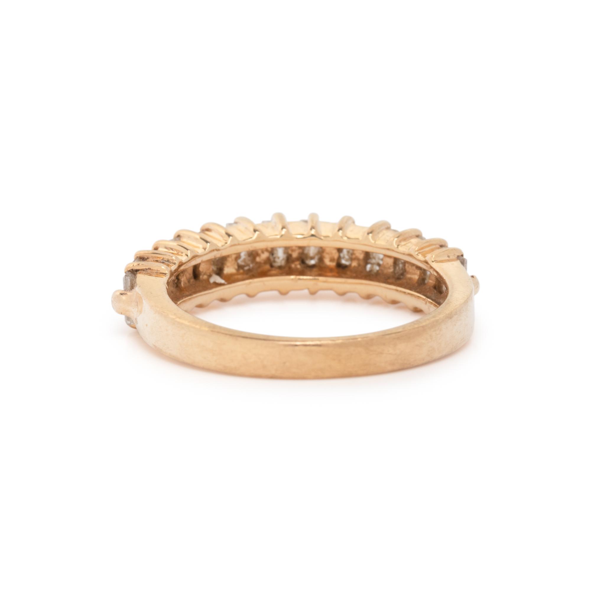 YELLOW GOLD AND DIAMOND RING