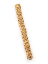 BUCHERER, YELLOW GOLD BRACELET