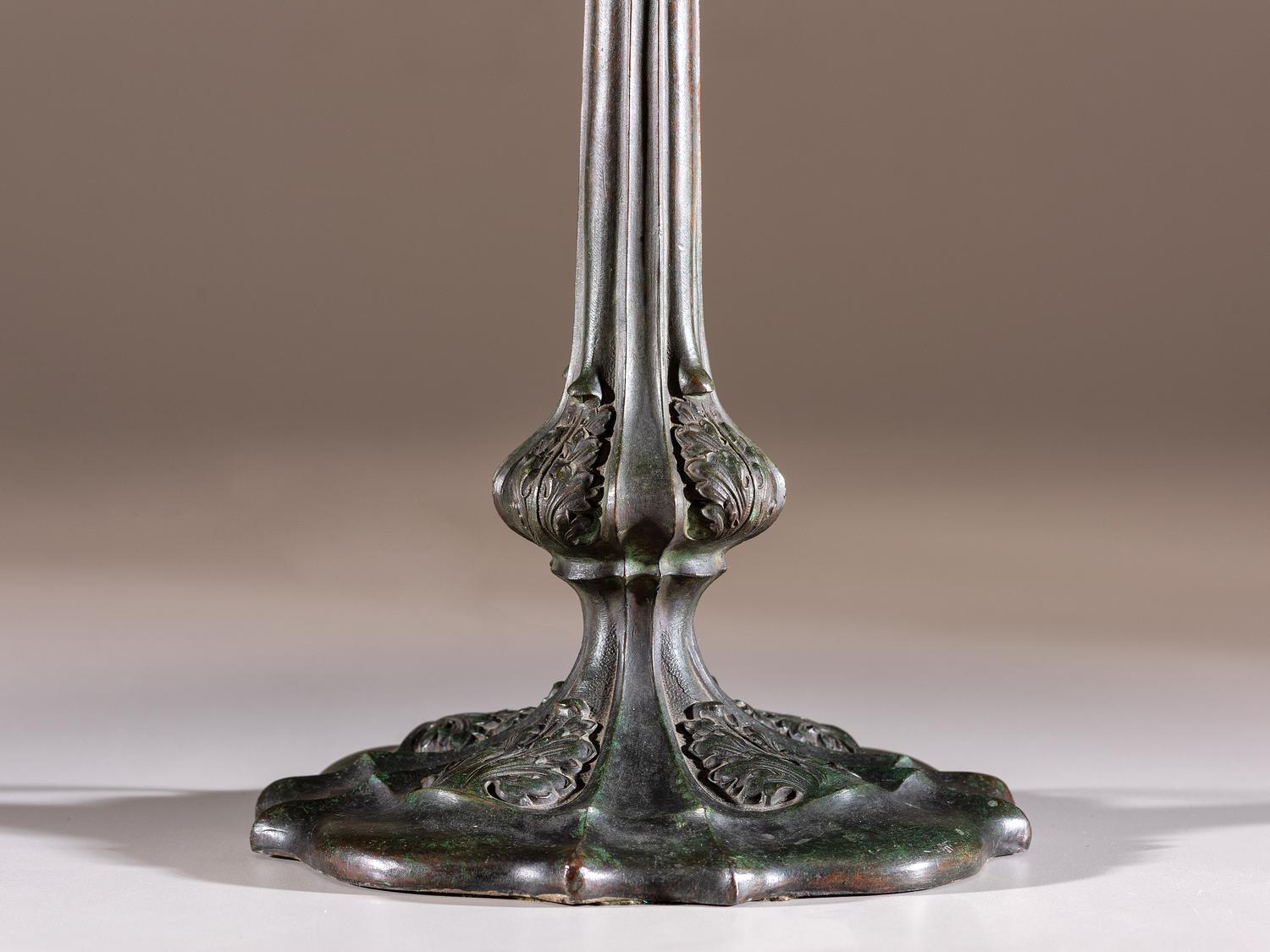 Thistle Table Lamp