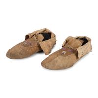 Cree Hide Soft-Soled Moccasins