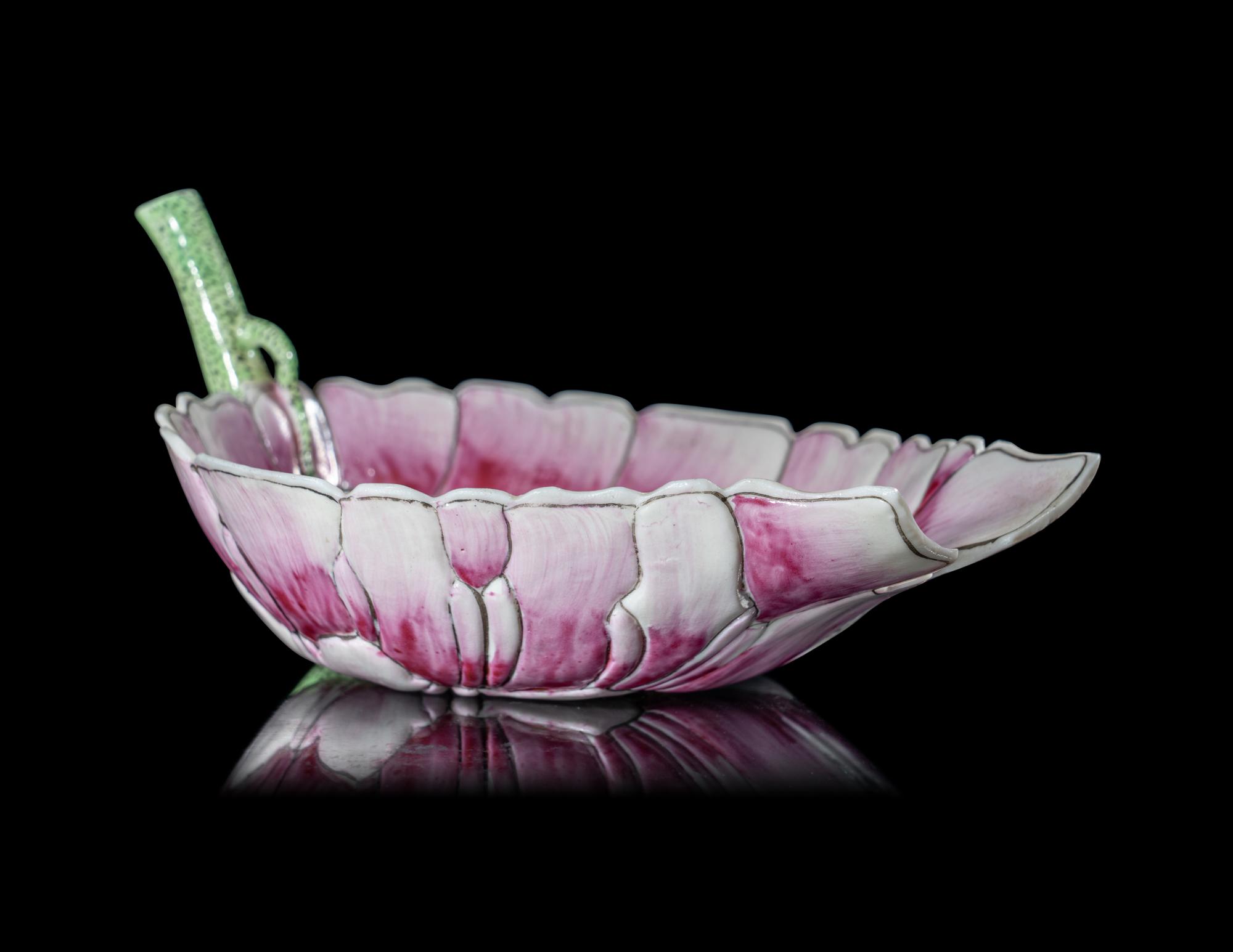 A Chinese Famille Rose Porcelain 'Lotus' Cup