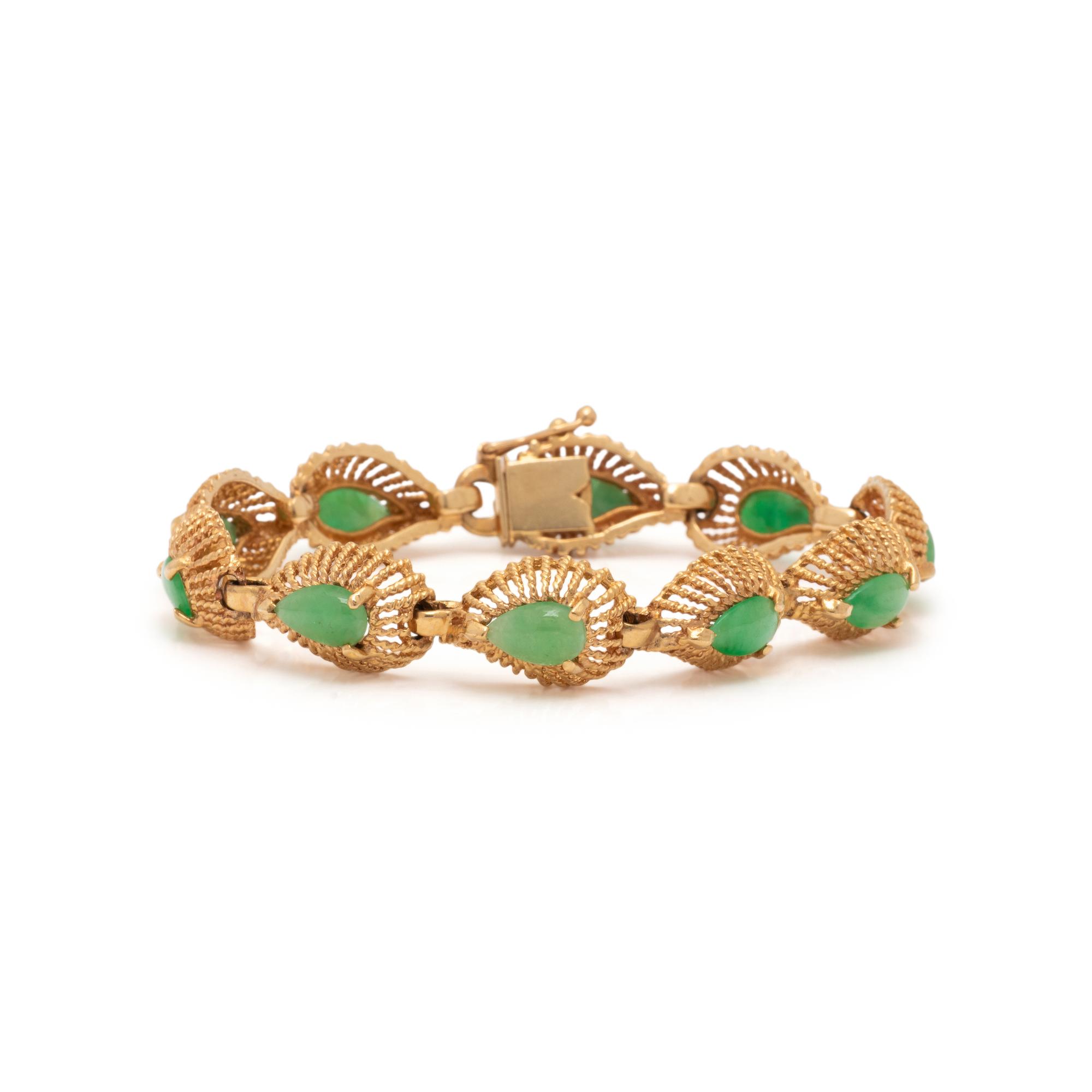 YELLOW GOLD AND JADE BRACELET