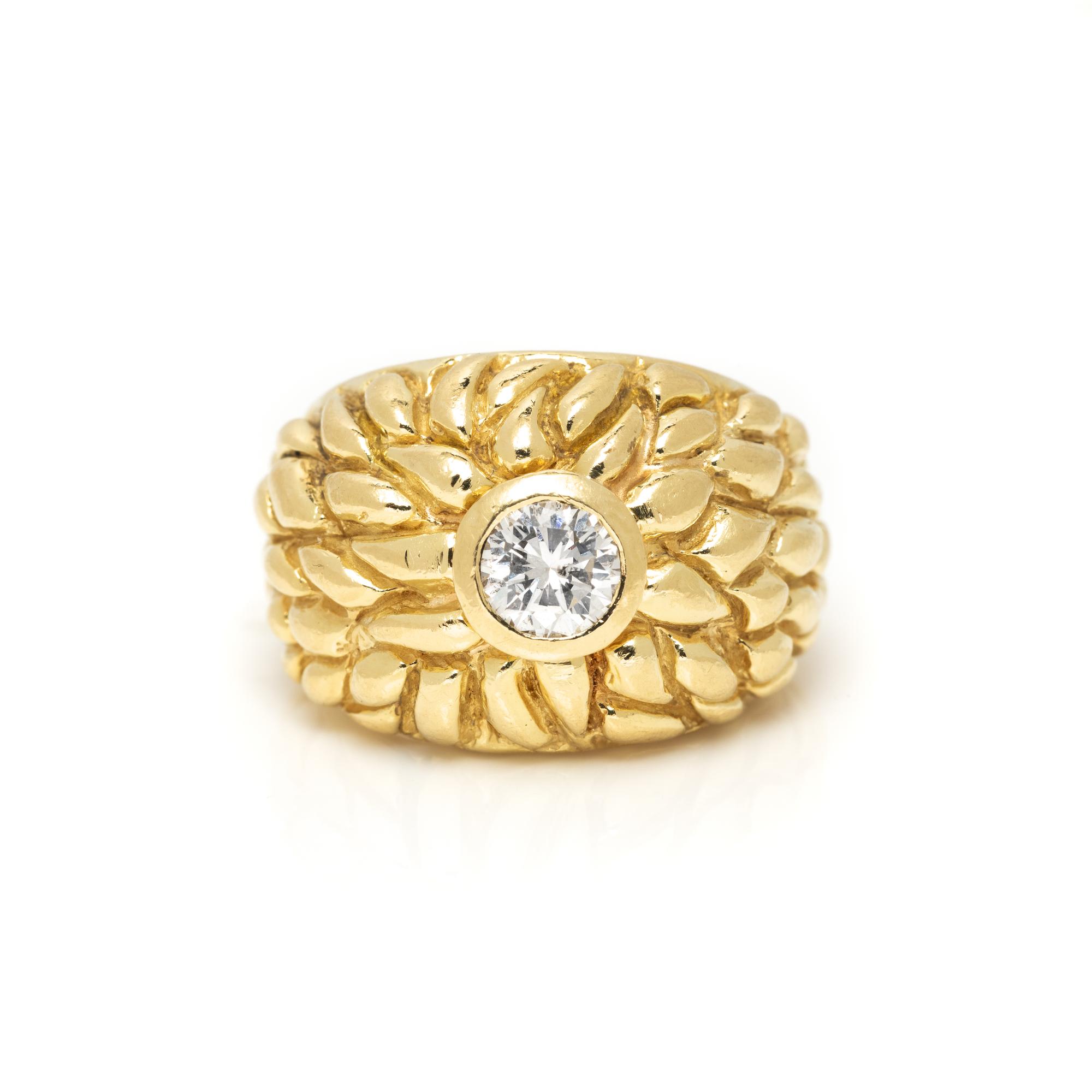 YELLOW GOLD AND DIAMOND RING